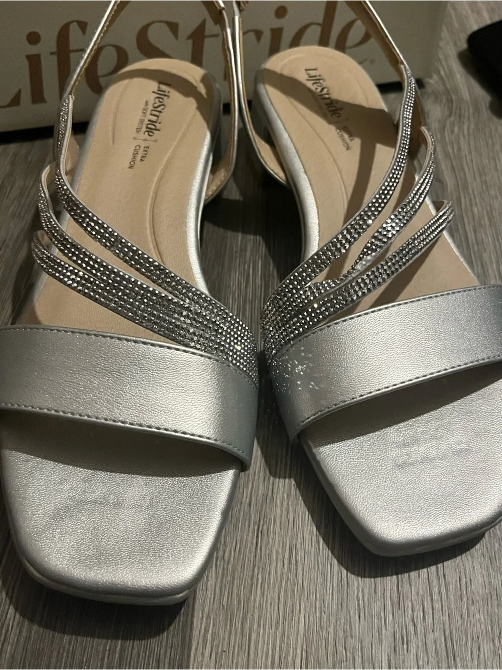 Life Stride shiny silver